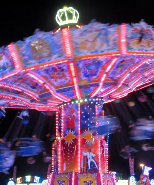 Die Schueberfouer ist die grösste Veranstaltung des Jahres. Die Zahl der Besucher übersteigt die Einwohnerzahl Luxemburgs um das Dreifache.