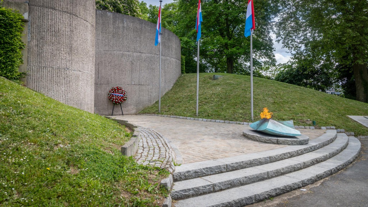 Das Denkmal würdigt die Deportierten, Zwangsrekrutierten und Widerstandskämpfer.