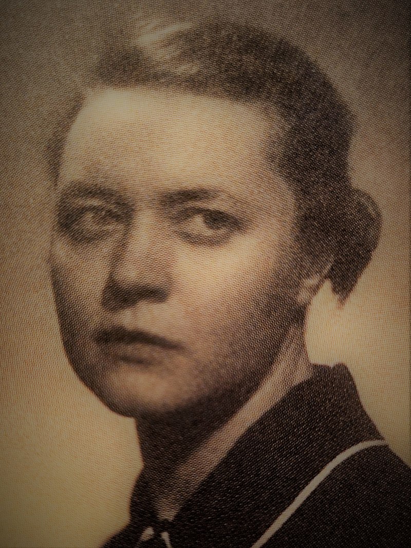 Frauenstrassen - Lily Unden