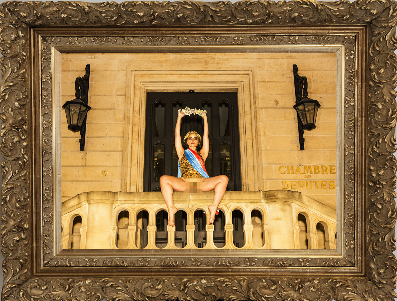 Fotografie der Serie, in die sich die Performance "Miroir de l'Origine" einreiht