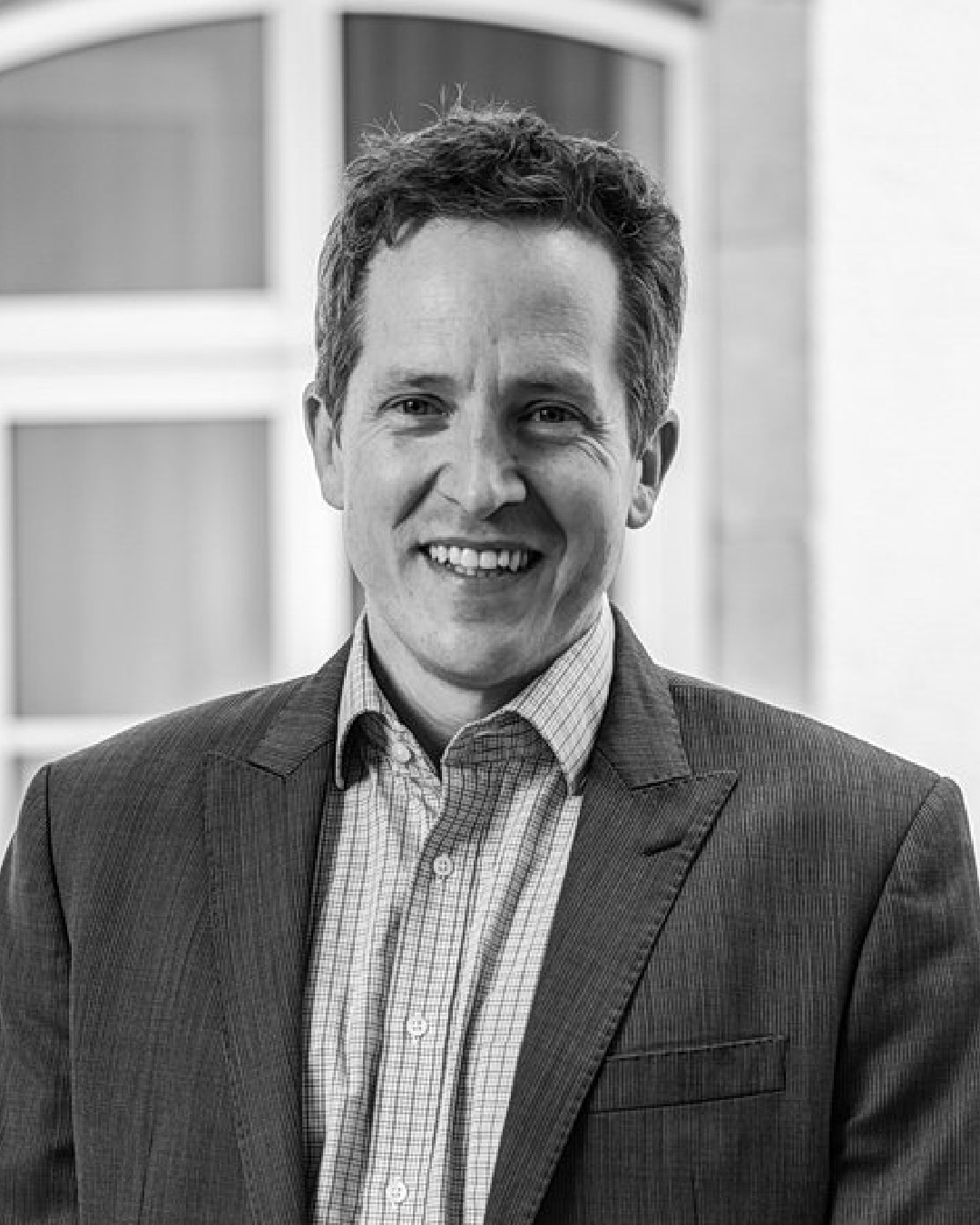 Joerg Batz arbeitete als Manager, bevor er sich zum Mediator ausbilden ließ und dem CMCC beitrat.