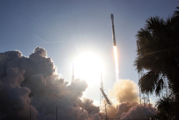 Lancement d'une fusée SpaceX avec le satellite GovSat.