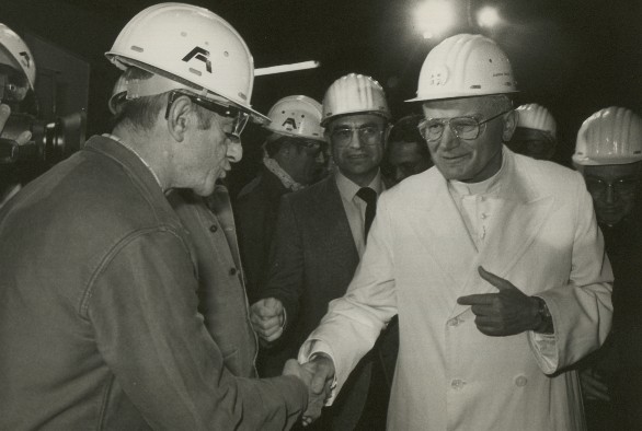 Besuch von Papst Johannes Paul II. in der Arbed-Fabrik in Esch-Belval
