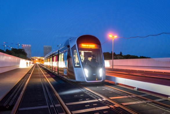 Heute verkehrt die Straßenbahn zwischen Kirchberg und dem Hauptbahnhof. In der Nacht zum 21. Mai 2018 passierte er zum ersten Mal die Rote Brücke, um das Glacis zu erreichen. 