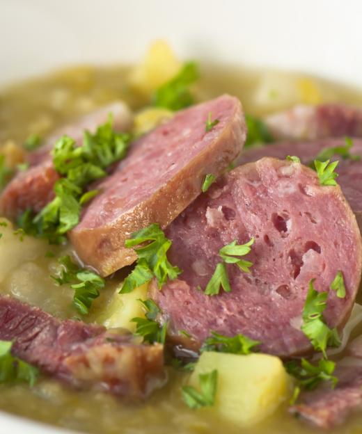 Green pea soup "Ierzebulli" – a warming dish during the cold winter months
