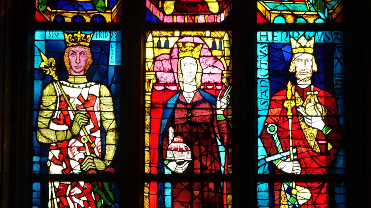 Stained glass window at the Cathedral of Notre-Dame de Luxembourg - Glass window of the grand ducal gallery (artists: Josef Oberberberger / Franz Braunmiller - 1936)