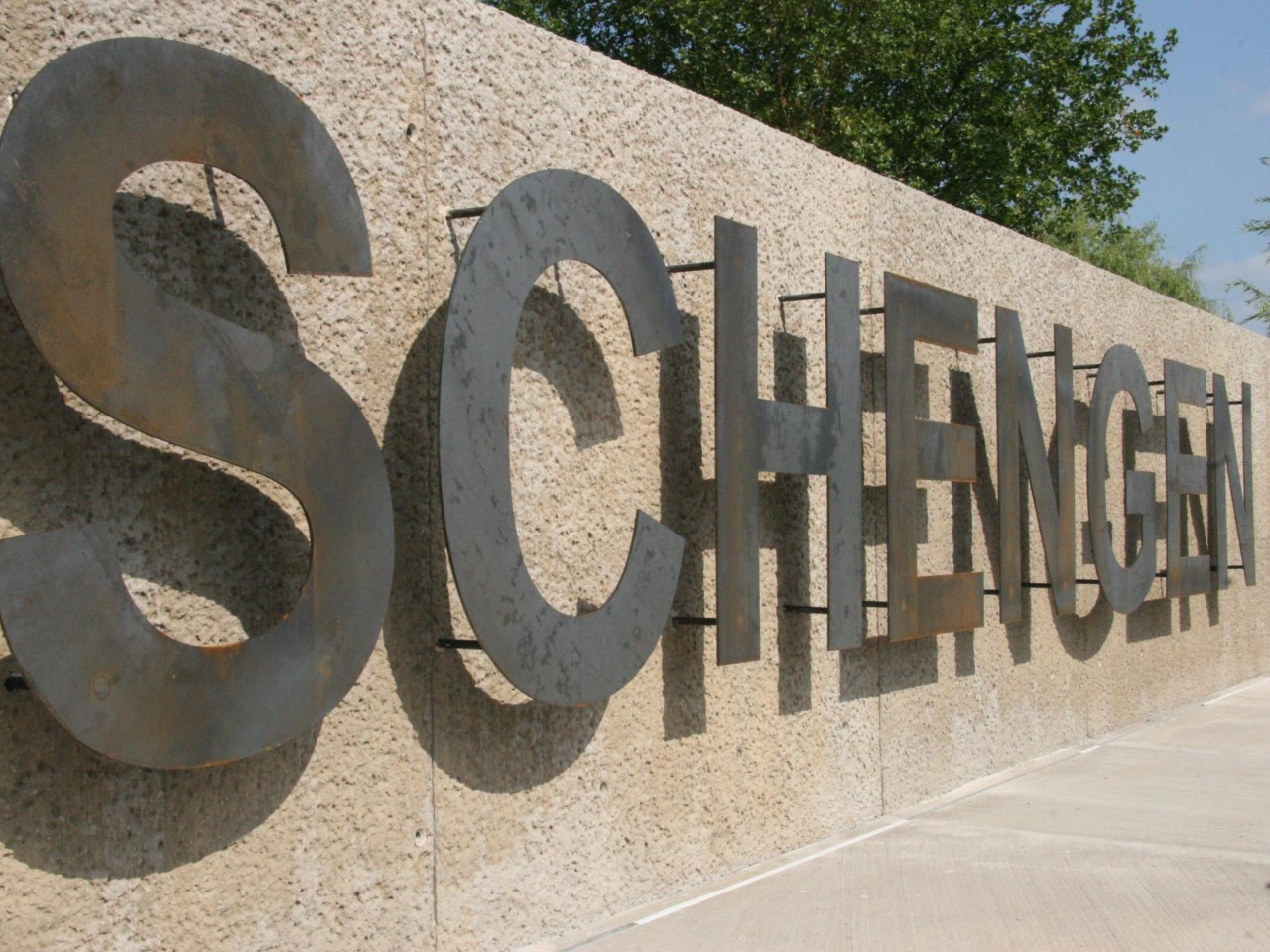 Image - Schengen Esplanade