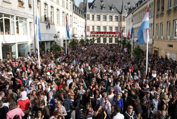 On National Day, Luxembourgers celebrate in front of the Grand Ducal Palace.