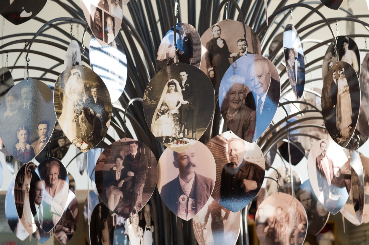 The 'Luxembourg American Family Tree' at the Luxembourg American Cultural Center in Belgium in the United States shows pictures of Luxembourg emigrants.