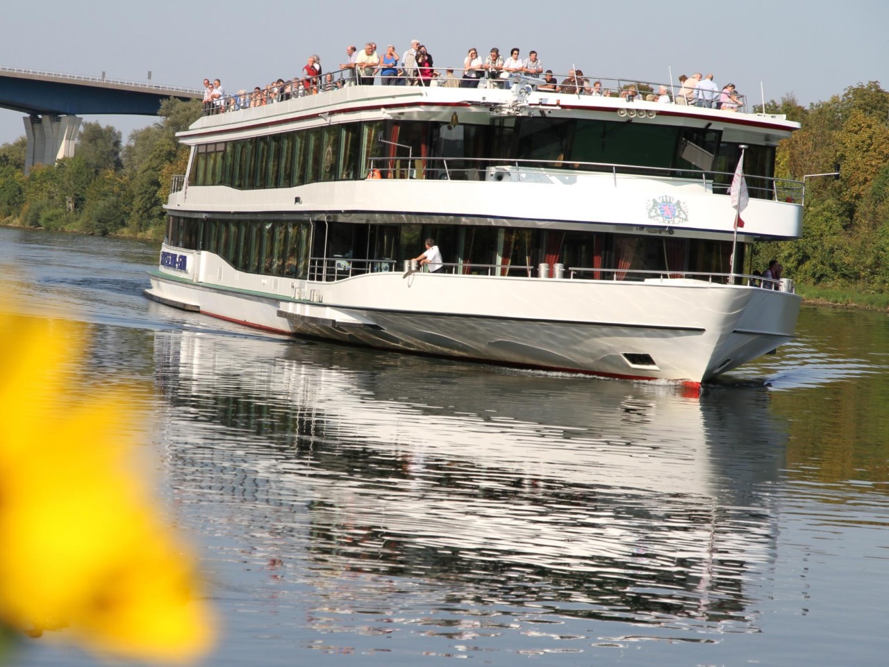 Image - Cruise on the Moselle river