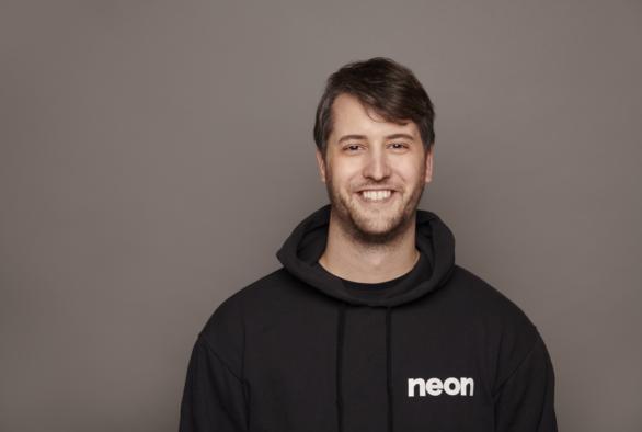 Michel Strotz, Neon Internet