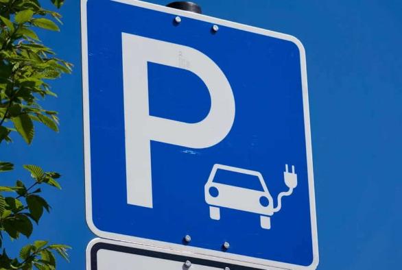Au Luxembourg, l'objectif est d'atteindre un total de 1.600 emplacements de stationnement dédiés à la mobilité électrique.