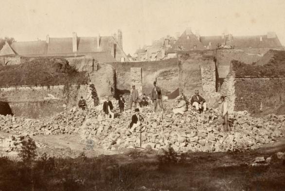Le démantèlement de la forteresse après 1867 a ouvert de nouvelles possibilités de développement pour la ville et le pays.