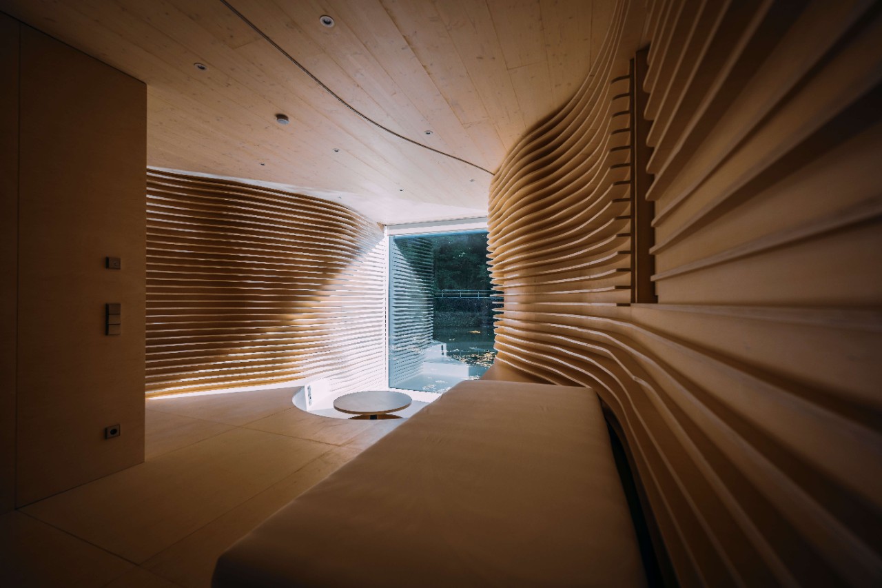 Le gîte, signé M3E Architectes, fait partie de toute une série de petites demeures charmantes que vous pouvez louer pour détendre et changer de perspective.