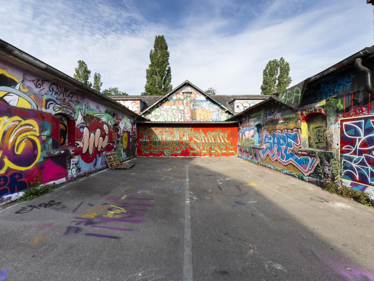 Vue extérieure de l'ancien abattoir à Hollerich